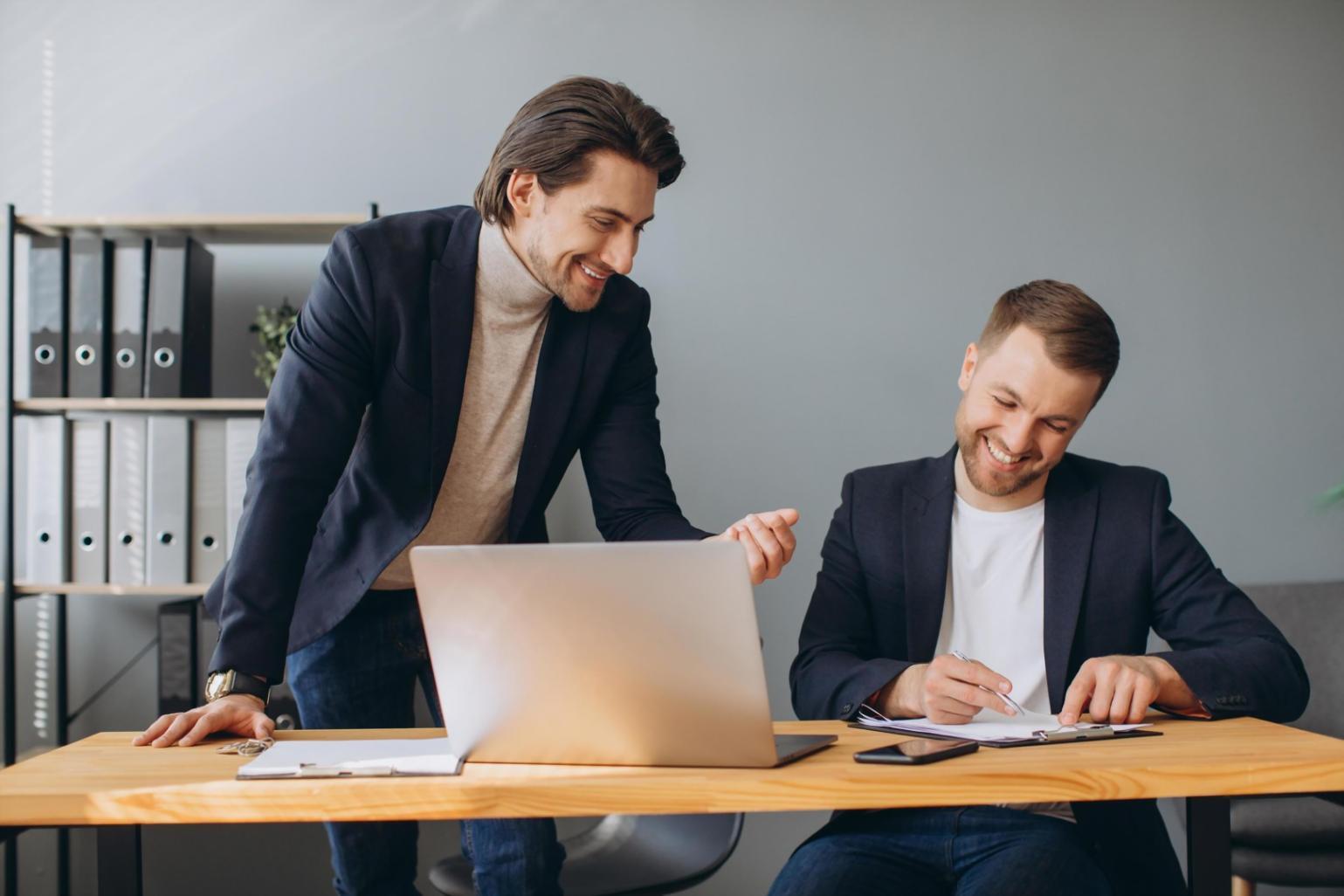 Análisis de datos financieros en tiempo real mostrando gráficos y métricas predictivas